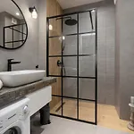 Exclusive Mostowa By Renters Prestige