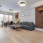 Exclusive Mostowa By Renters Prestige