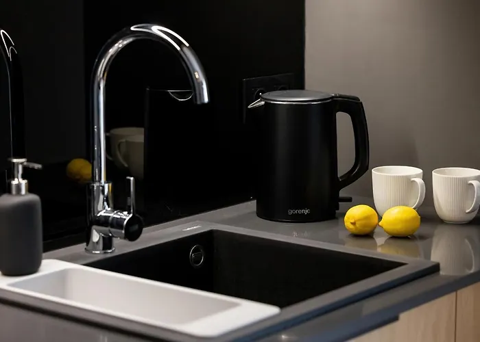 Exclusive Mostowa By Renters Prestige