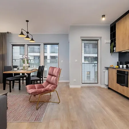 Exclusive Mostowa By Renters Prestige