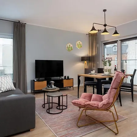 Exclusive Mostowa By Renters Prestige