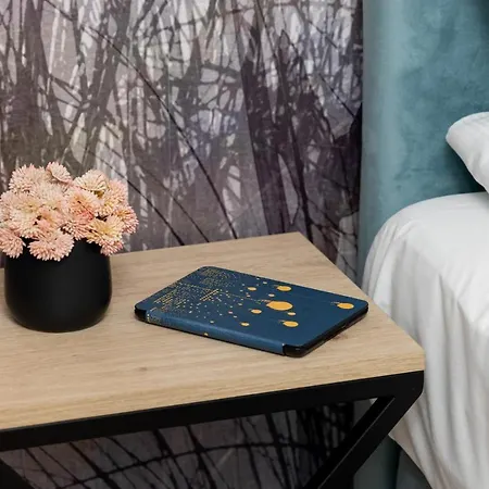 Exclusive Mostowa By Renters Prestige