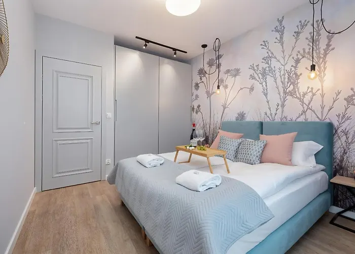 Exclusive Mostowa By Renters Prestige